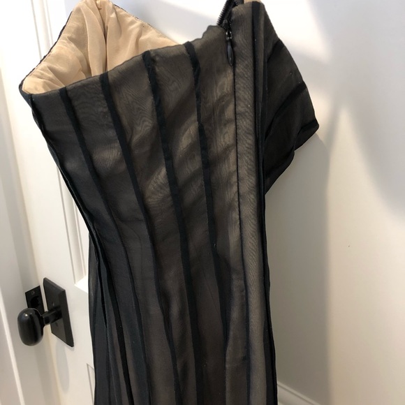 Calvin Klein Strapless Size 2 - Picture 5 of 8